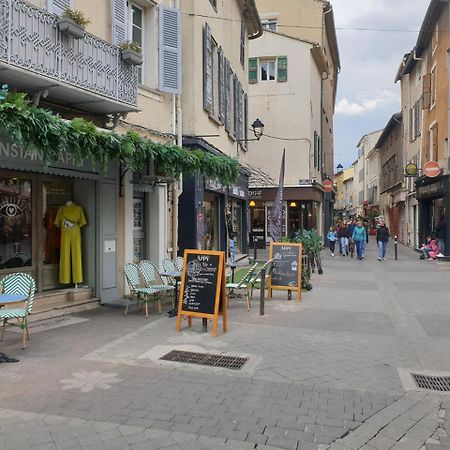 Appartement Au Coeur De La Sorgue L'Isle-sur-la-Sorgue Luaran gambar